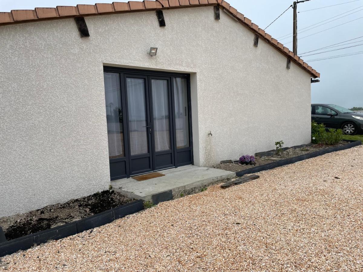 Petite Maison En Pleine Campagne Labastide-Gabausse Exterior photo