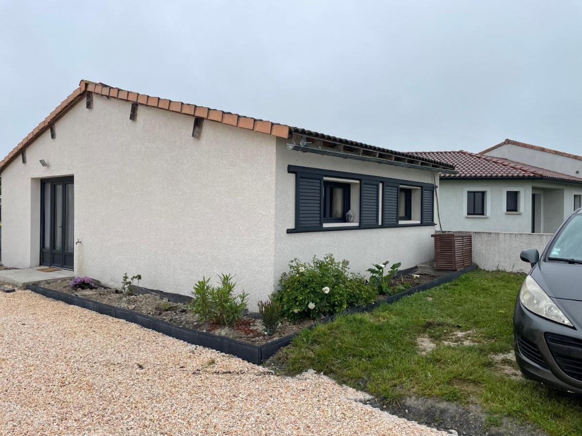 Petite Maison En Pleine Campagne Labastide-Gabausse Exterior photo